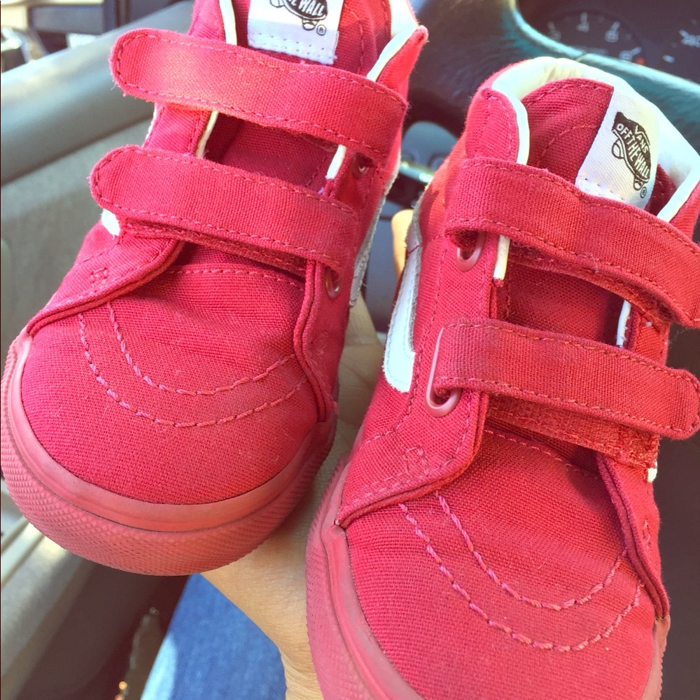 9.5 toddler unisex VANS ACCEPTING OFFERS 😉✌🏽